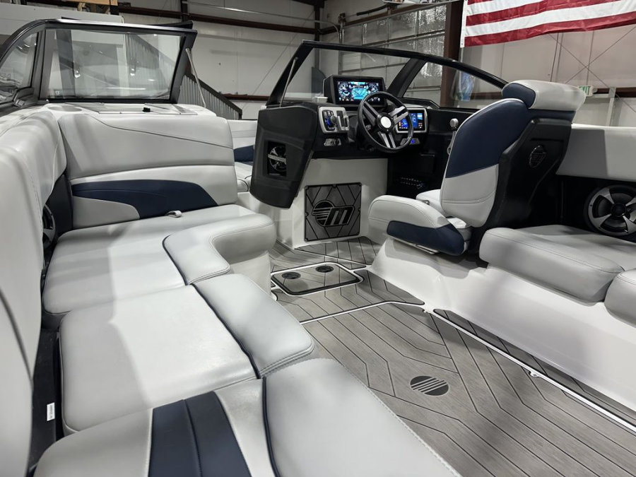 2019-malibu-wakesetter-24-mxz-137971-image11
