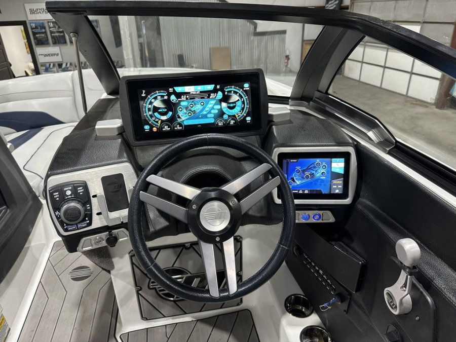 2019-malibu-wakesetter-24-mxz-137971-image12