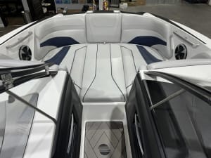 2019-malibu-wakesetter-24-mxz-137971-image15