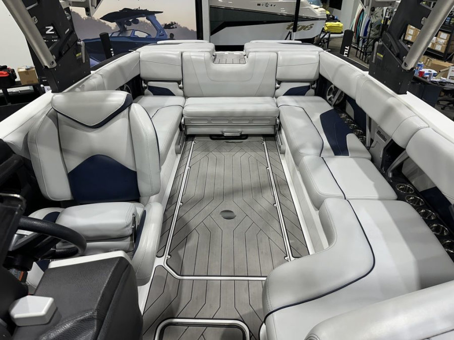 2019-malibu-wakesetter-24-mxz-137971-image17