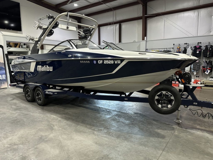 2019-malibu-wakesetter-24-mxz-137971-image2