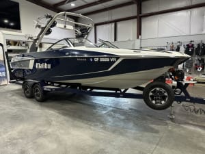 2019-malibu-wakesetter-24-mxz-137971-image2