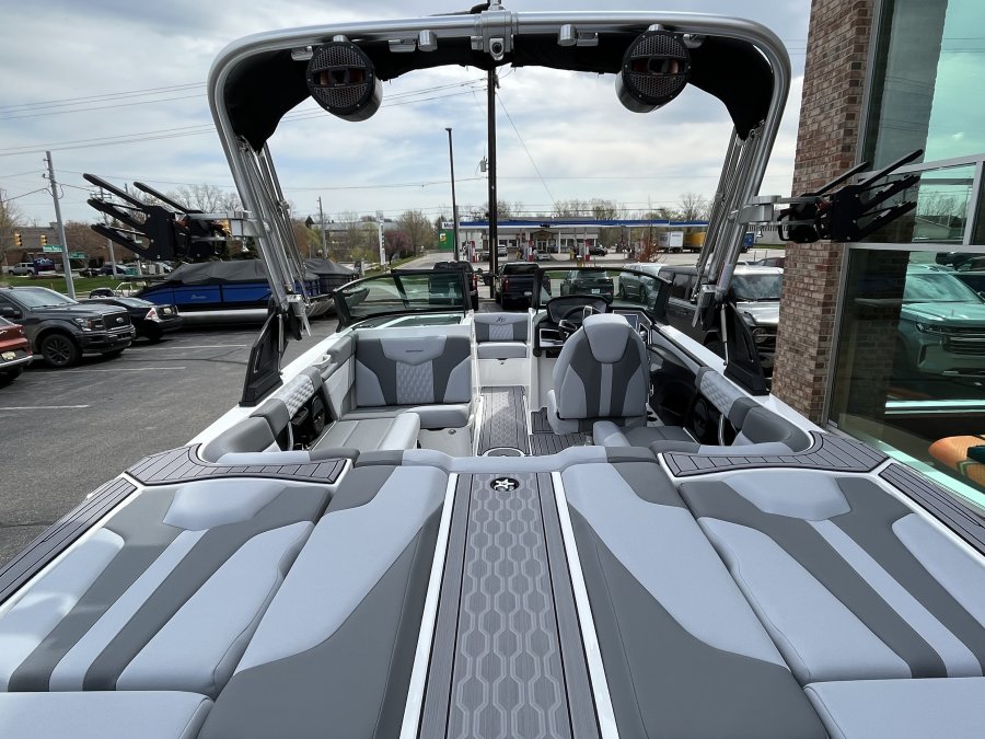 2023-mastercraft-xt20-137980-image10