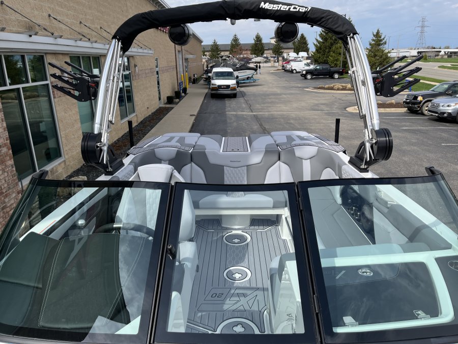 2023-mastercraft-xt20-137980-image19