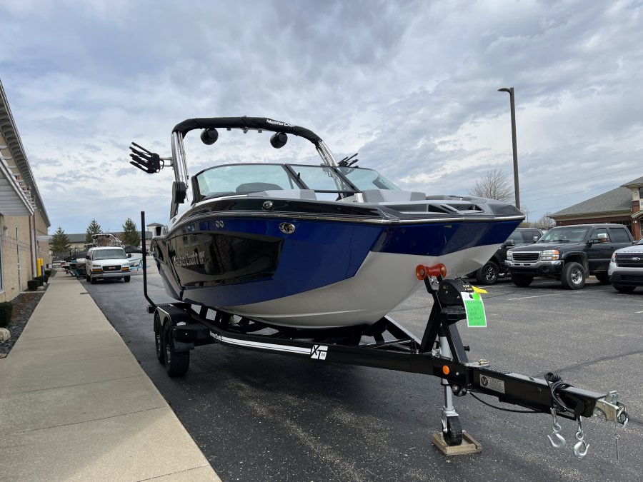 2023-mastercraft-xt20-137980-image7