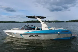 2017-malibu-wakesetter-23-lsv-137988-image1.webp