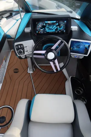 2017-malibu-wakesetter-23-lsv-137988-image4.webp