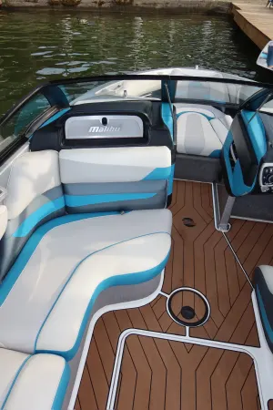 2017-malibu-wakesetter-23-lsv-137988-image7.webp