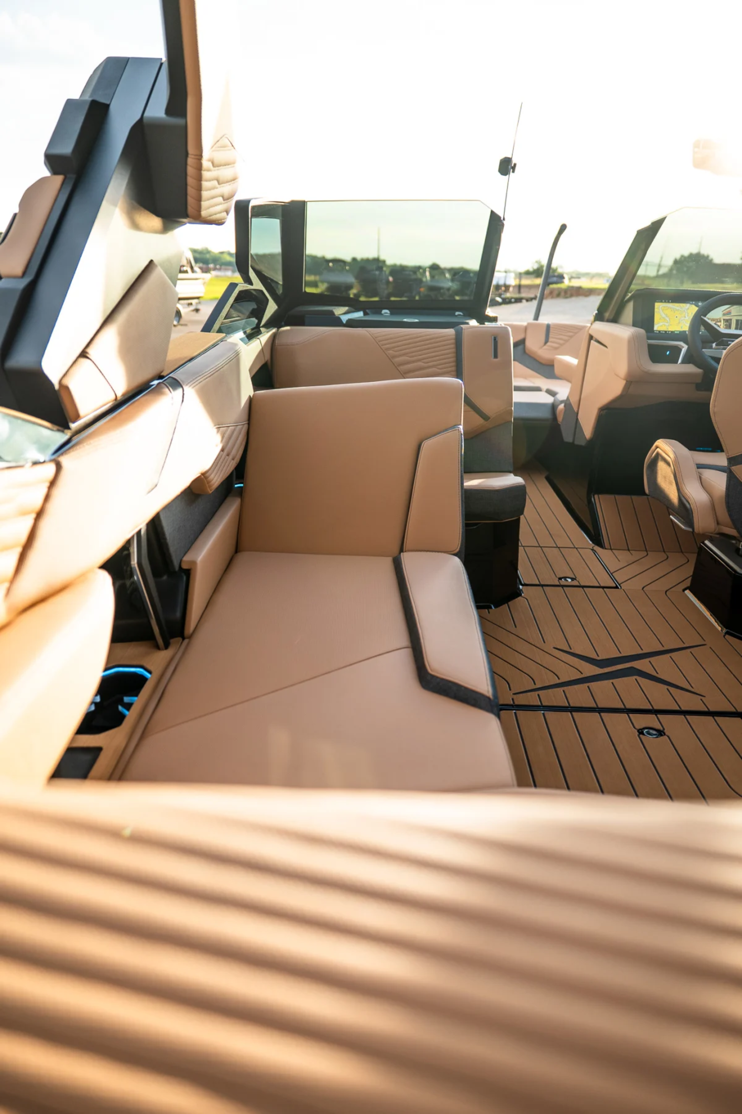 2027 MASTERCRAFT X23 SAPPHIRE BLUE FLAKE 