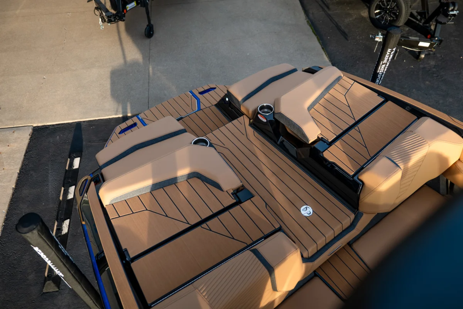 2027 MASTERCRAFT X23 SAPPHIRE BLUE FLAKE 