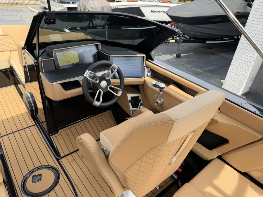 2025-mastercraft-x24-139183-image7.webp