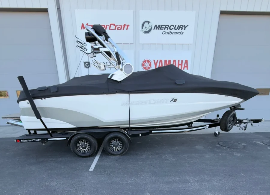 2018-mastercraft-xt22-139184-image1.webp