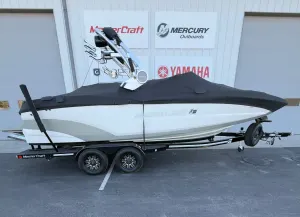 2018-mastercraft-xt22-139184-image1.webp