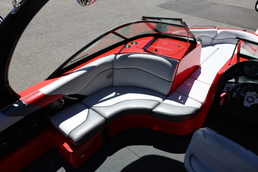 2011-moomba-mobius-xlv-139202-image8.webp