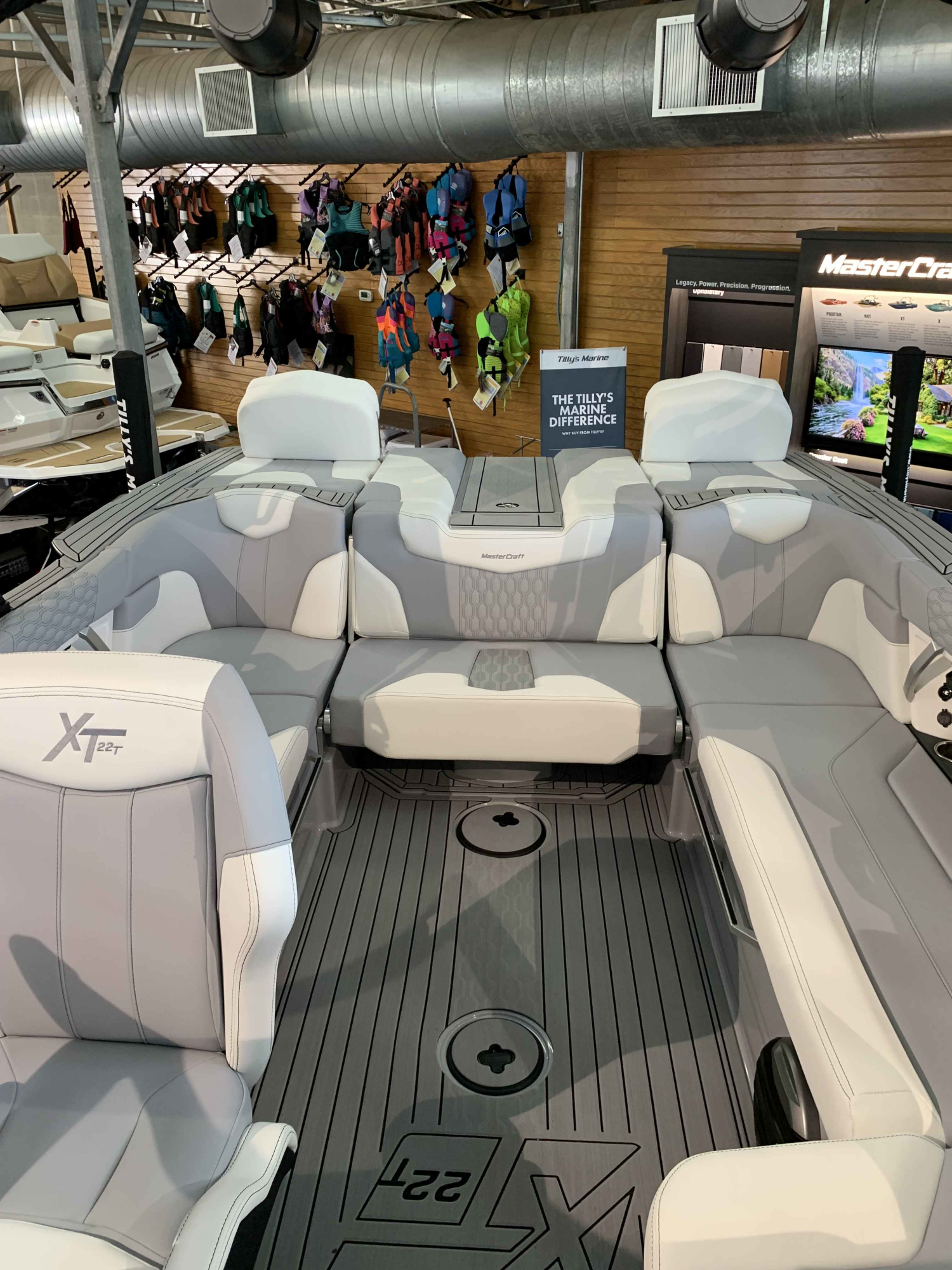 2026 MasterCraft XT22T