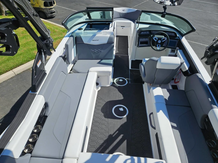 2026-mastercraft-nxt23-139219-image9