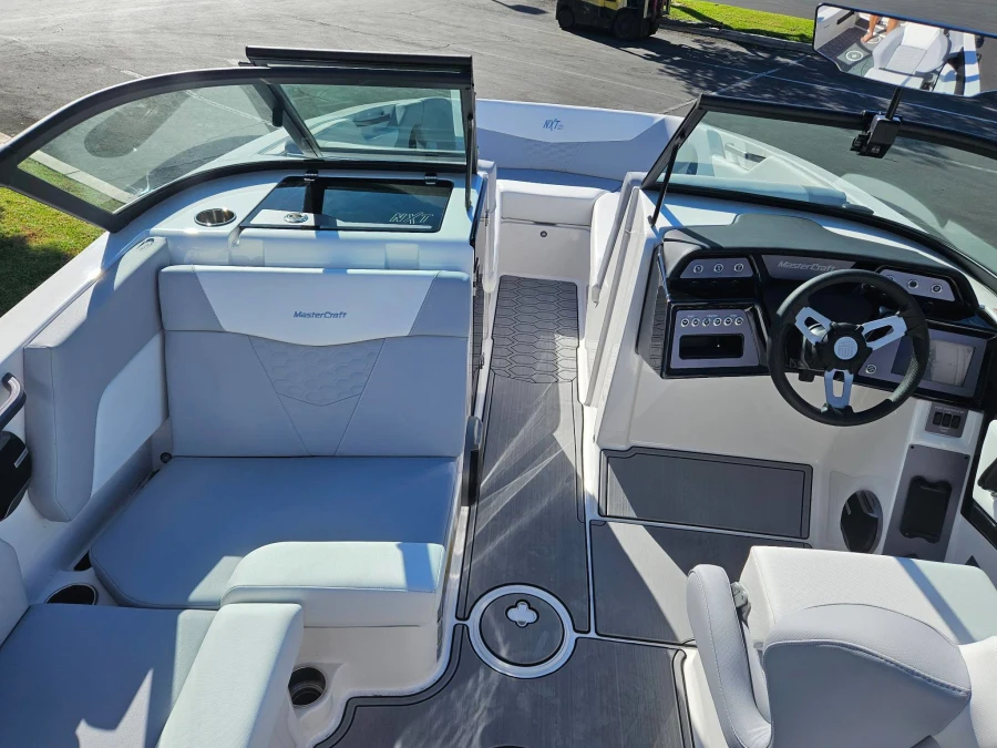 2026-mastercraft-nxt22-139220-image6