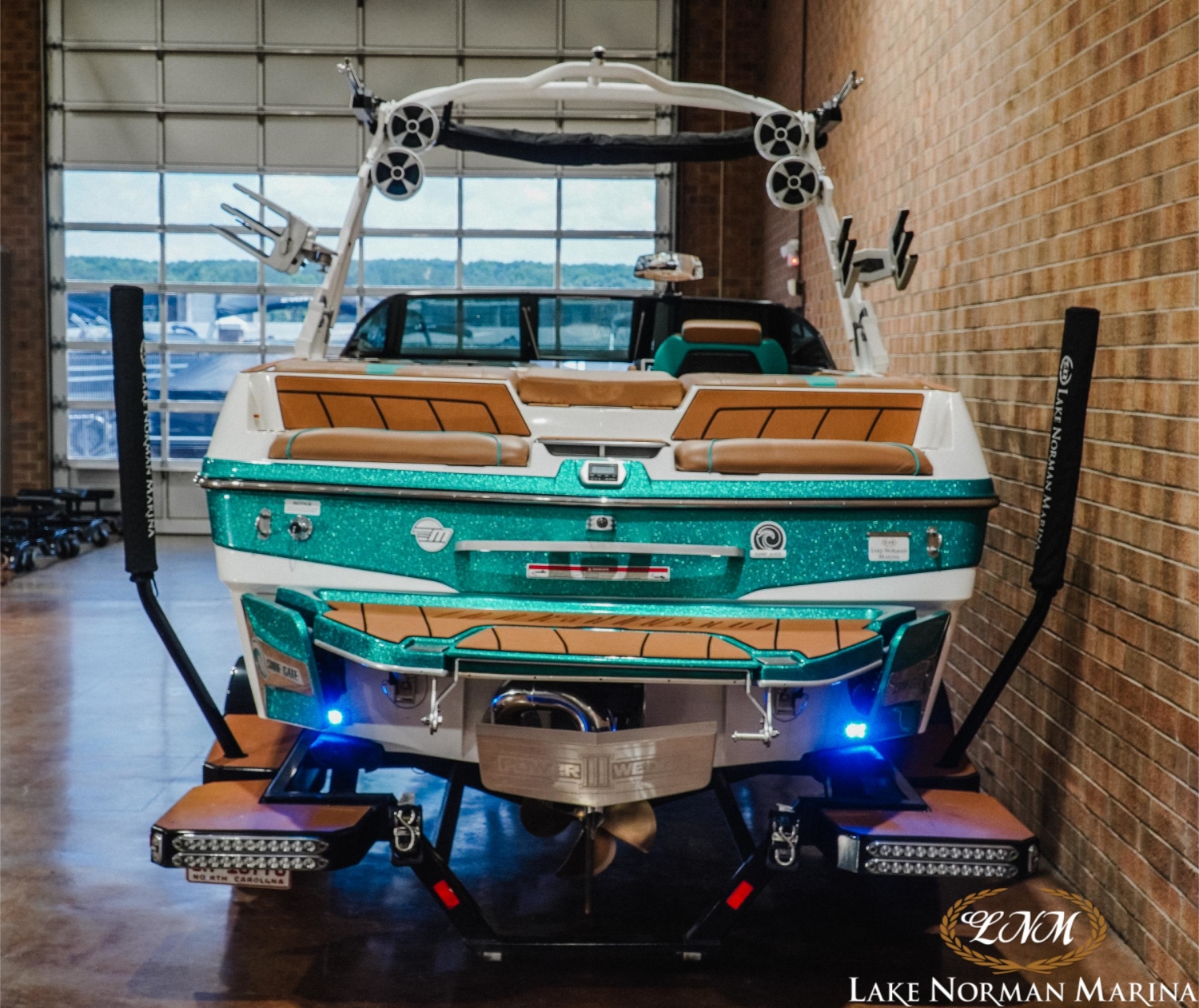 2021 Malibu 23 LSV
