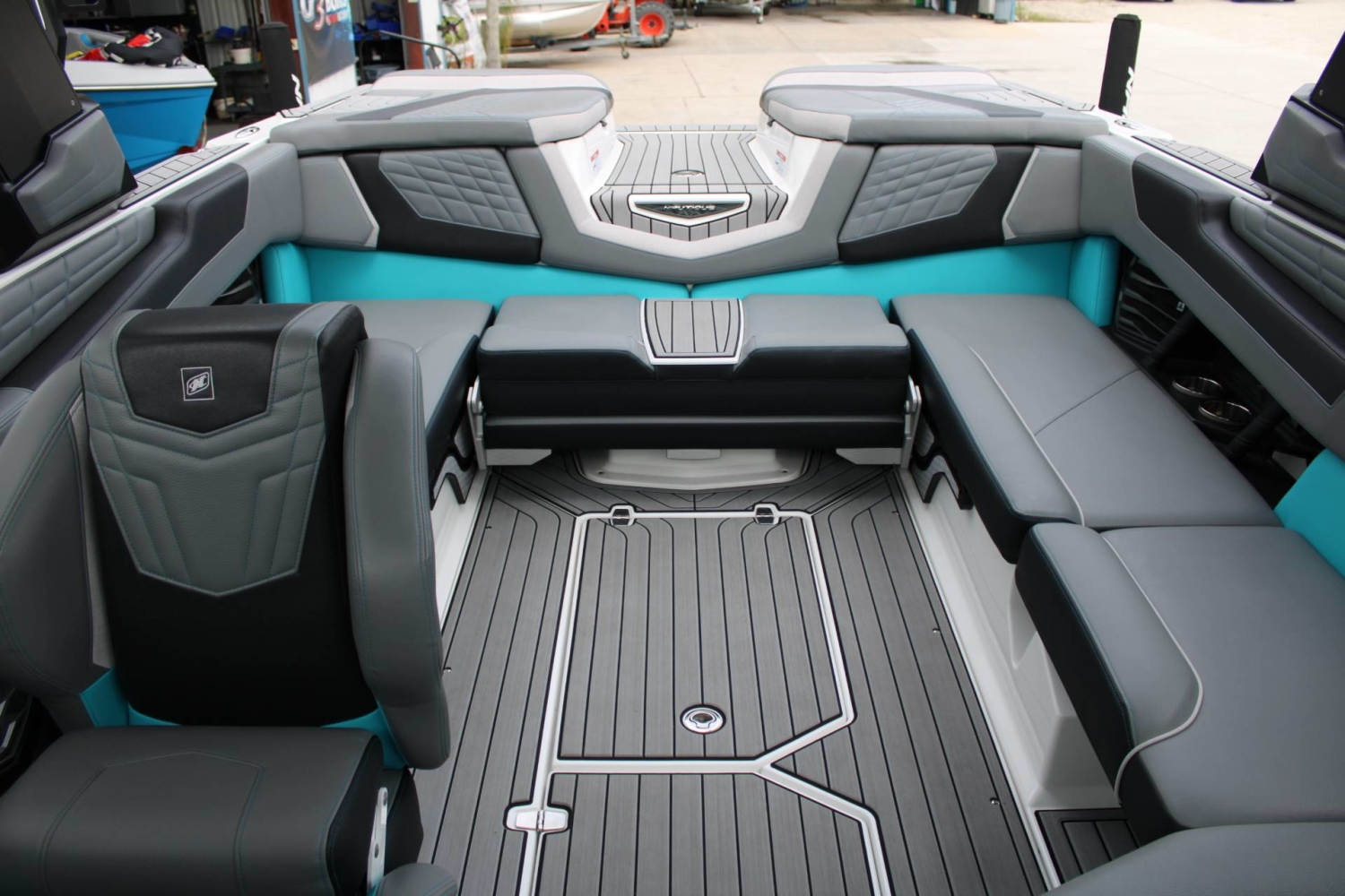 2022 Nautique G23