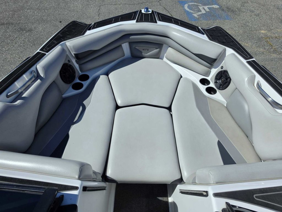 2015-axis-a22-139229-image14