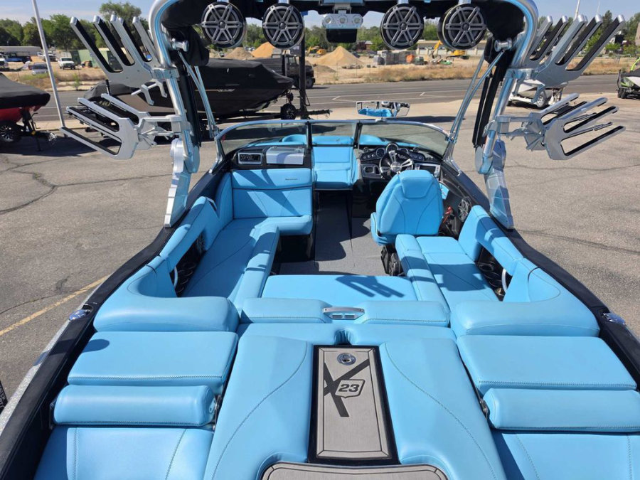 2017-mastercraft-x23-139230-image8