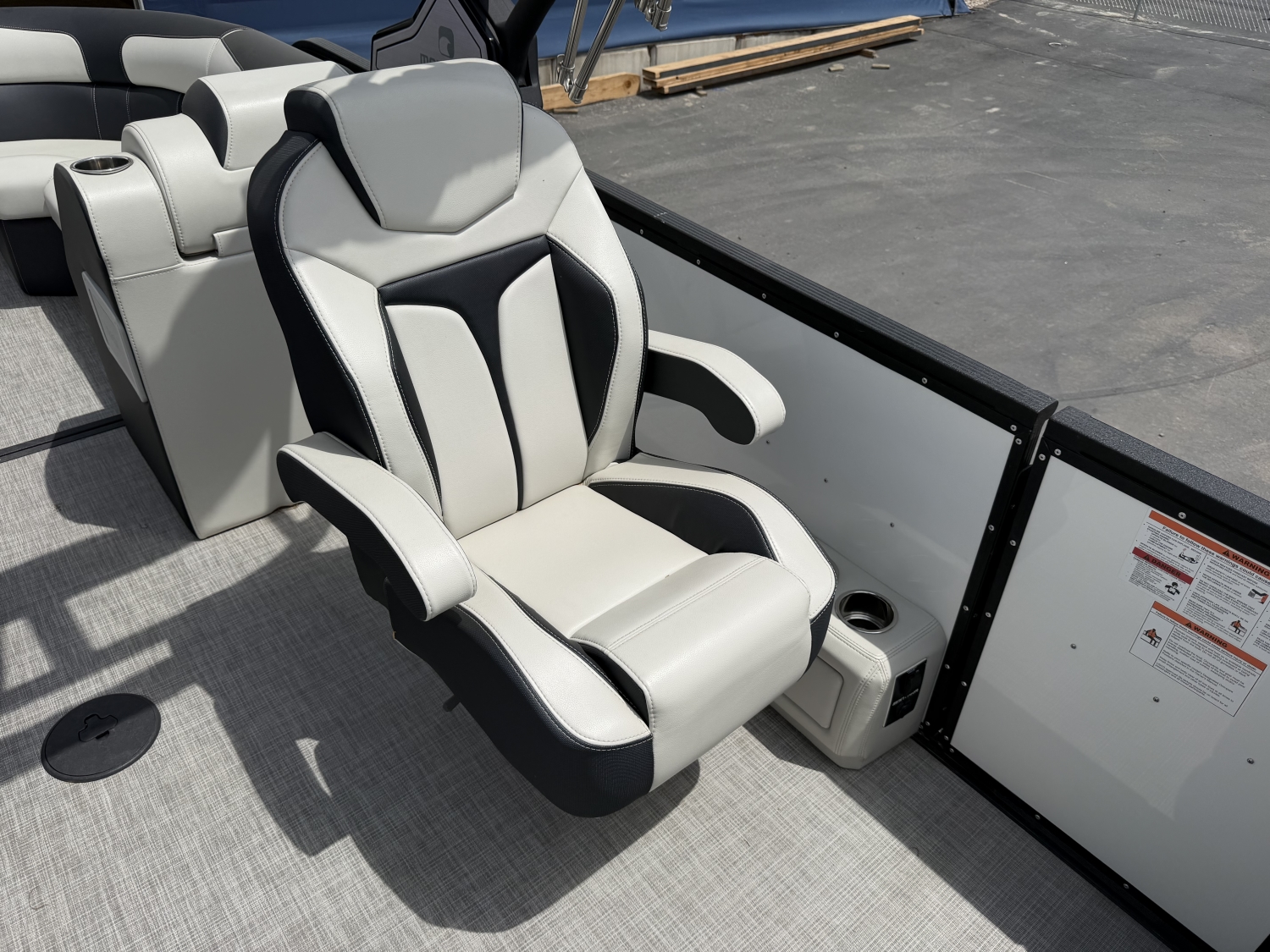 2024 Montara 25' Surf Boss