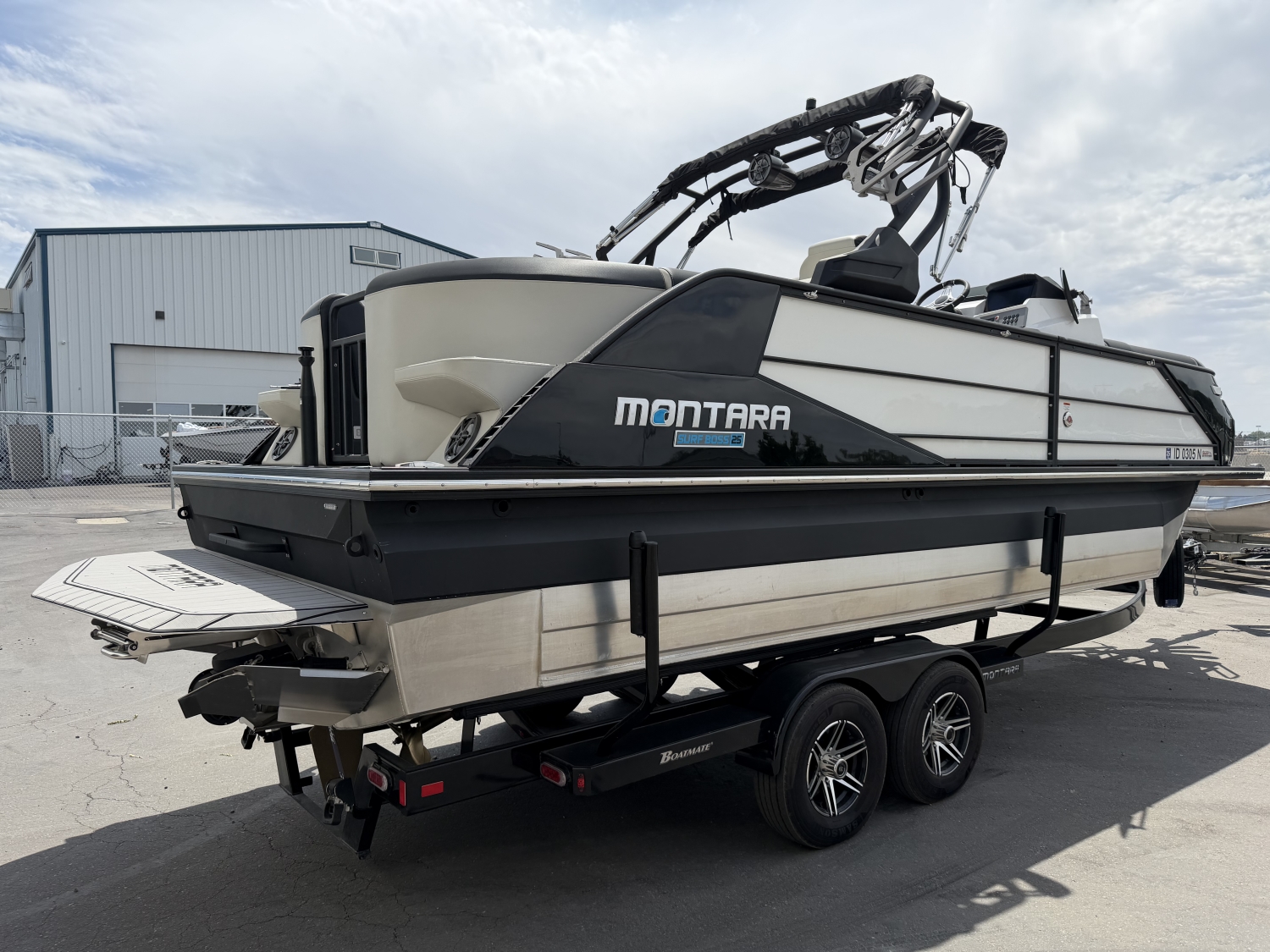2024 Montara 25' Surf Boss