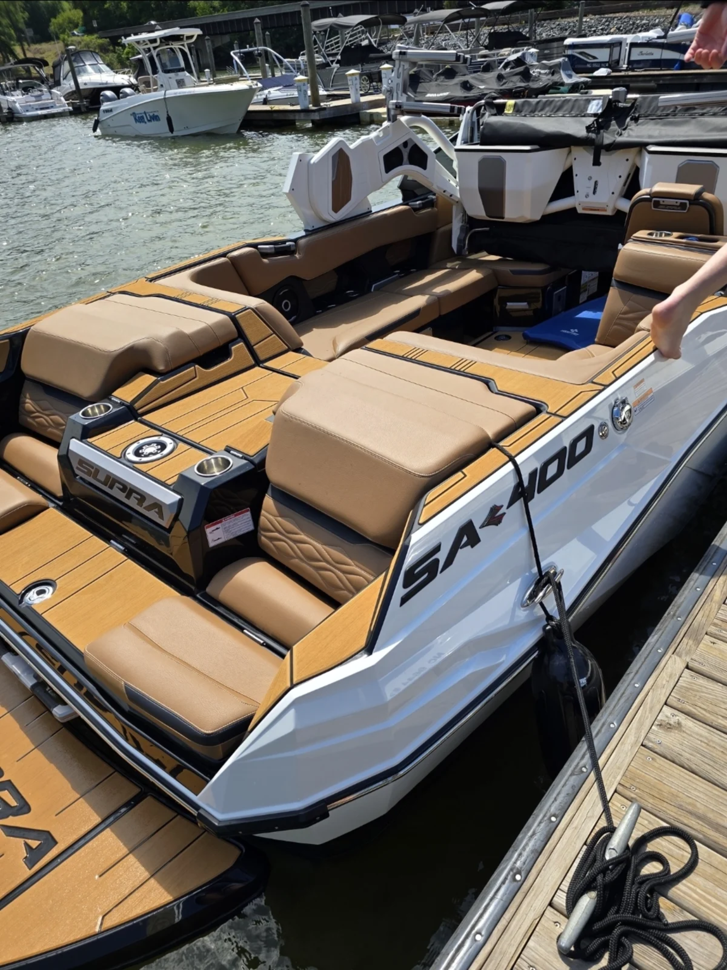 2025 Supra Boat SA 400