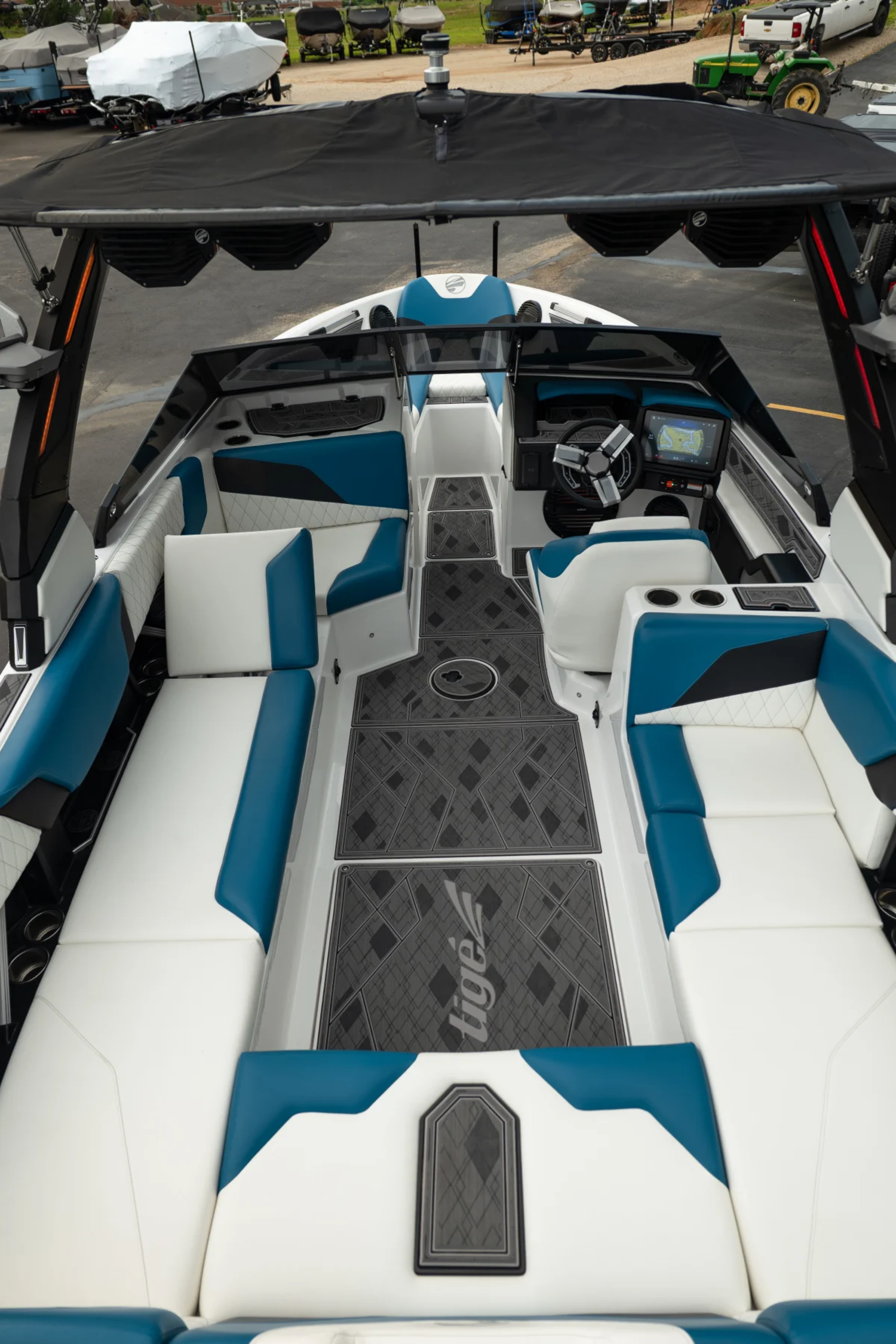 2024 TIGE Z5 ONLY 37HRS LIKE NEW 