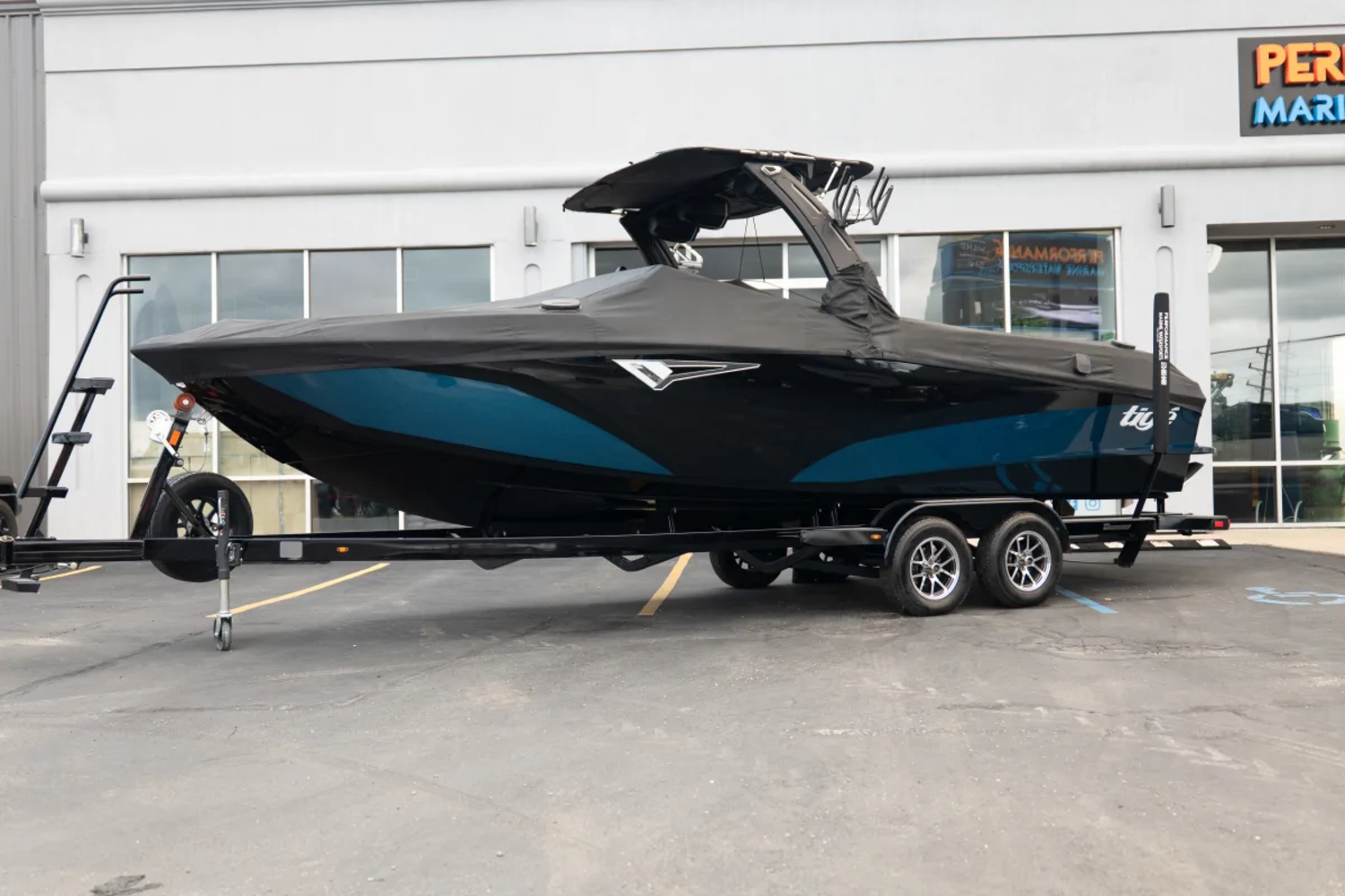 2024 TIGE Z5 ONLY 37HRS LIKE NEW 