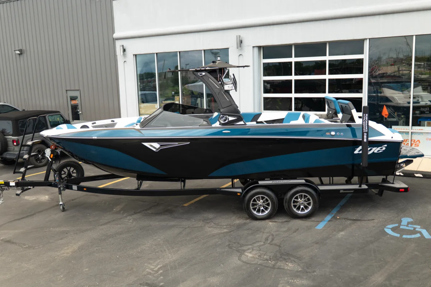 2024 TIGE Z5 ONLY 37HRS LIKE NEW 