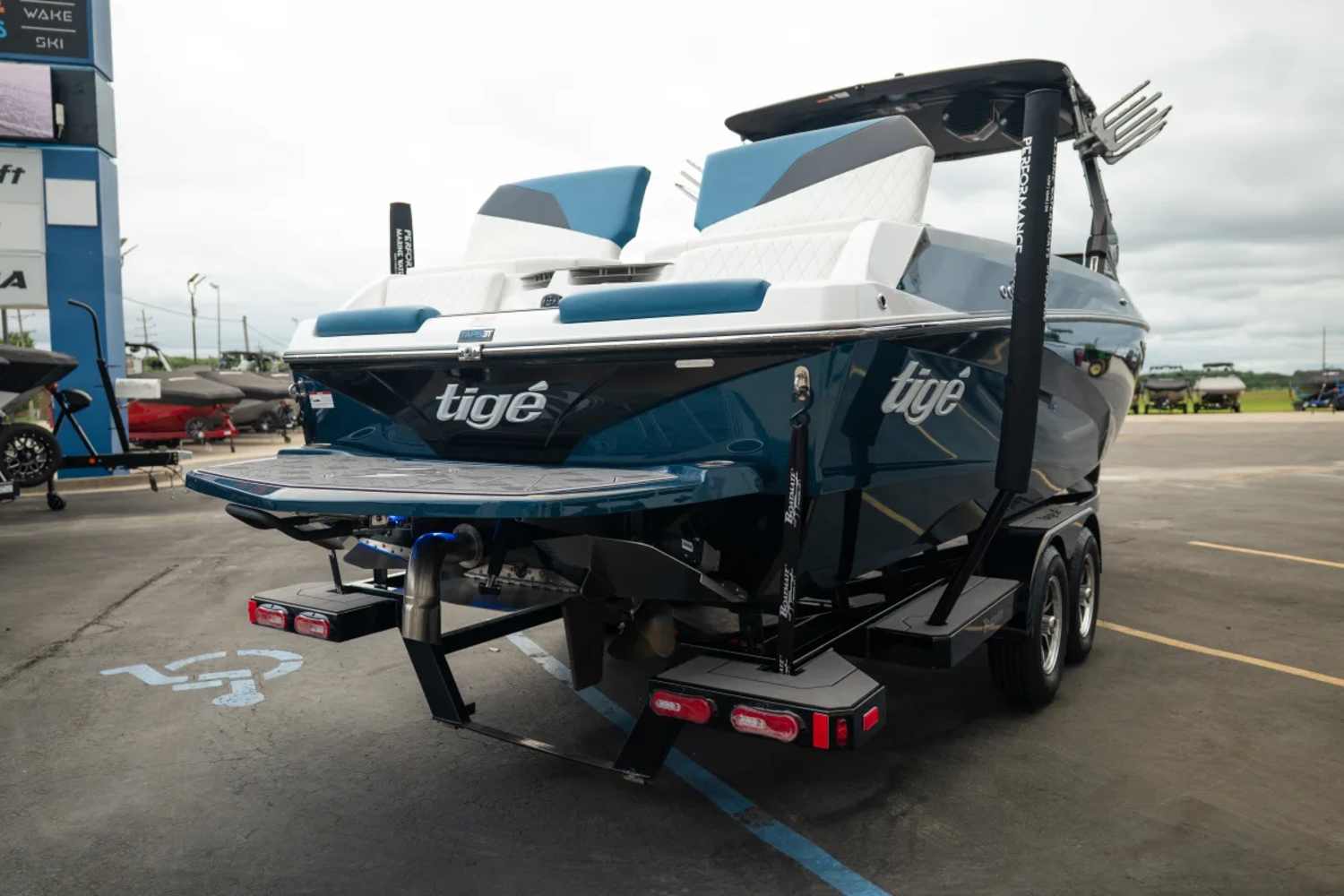 2024 TIGE Z5 ONLY 37HRS LIKE NEW 