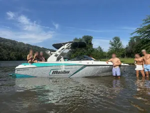 2019-malibu-wakesetter-23-lsv-139340-image0.webp