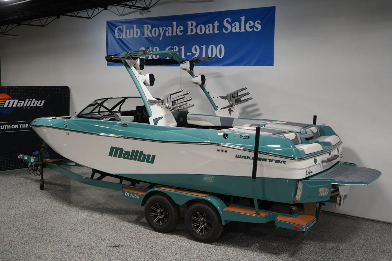 2025 Malibu 23 LSV