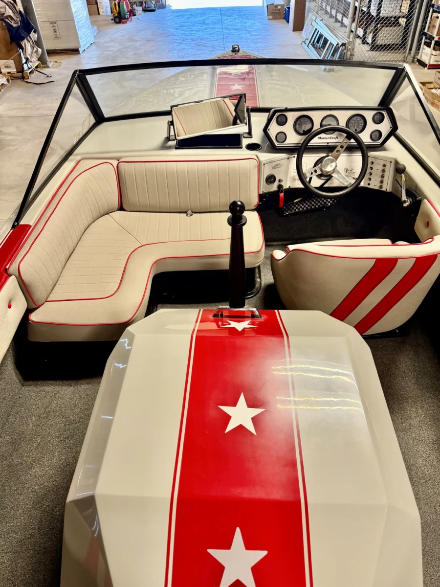 1984-mastercraft-stars-and-stripes-139402-image4.webp