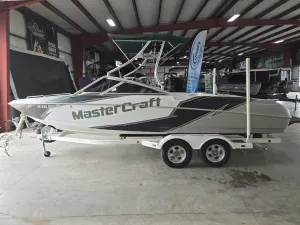 2000-mastercraft-maristar-230-139406-image0.webp