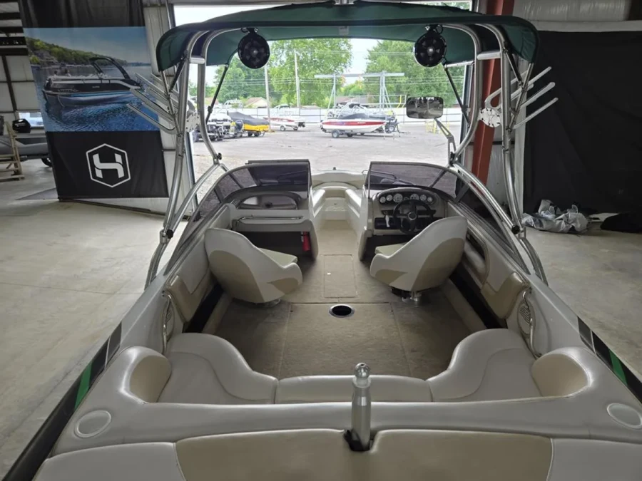 2000-mastercraft-maristar-230-139406-image1.webp