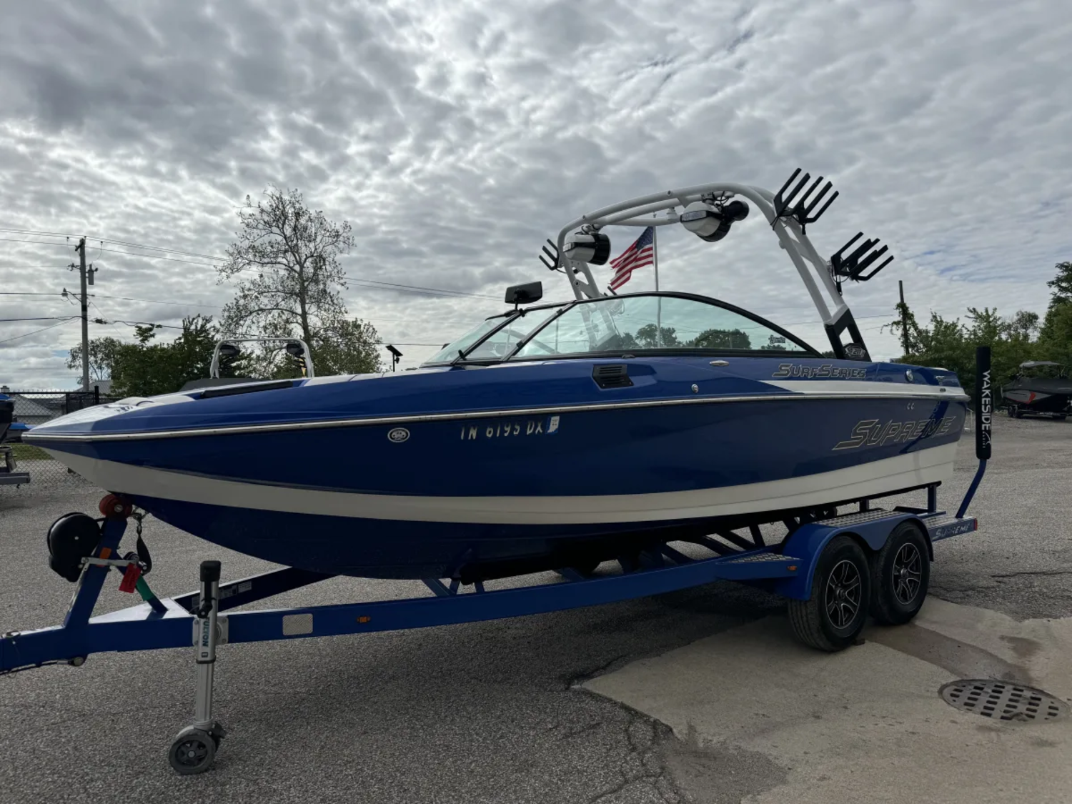 2016 SUPREME S211 