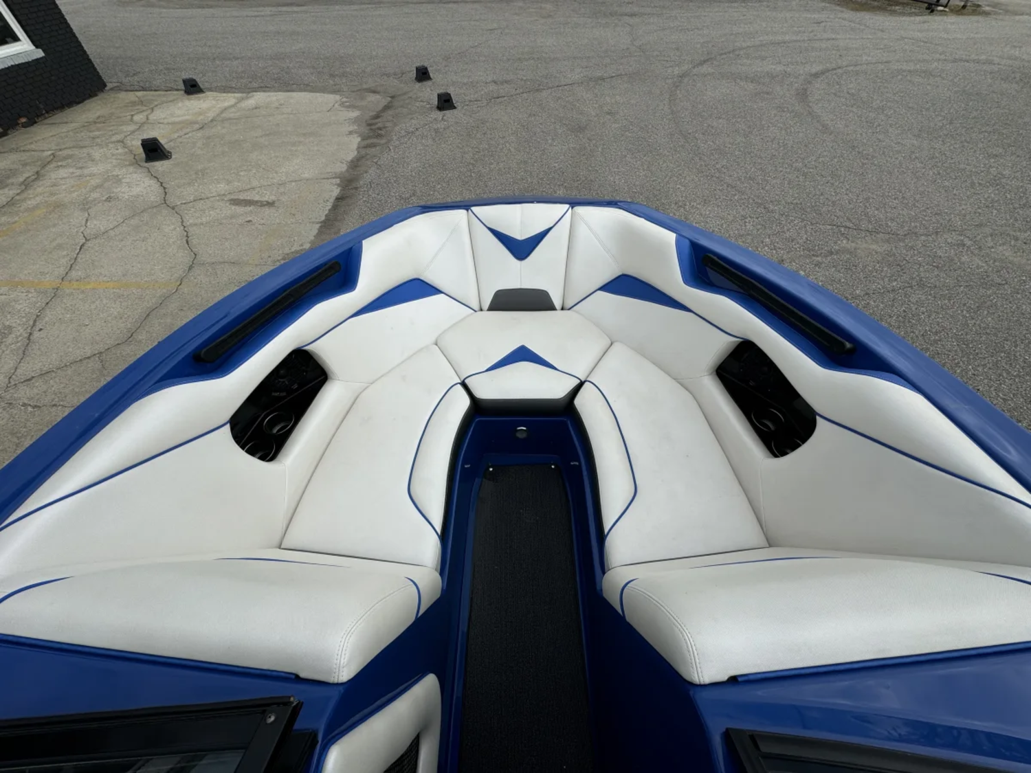 2016 SUPREME S211 