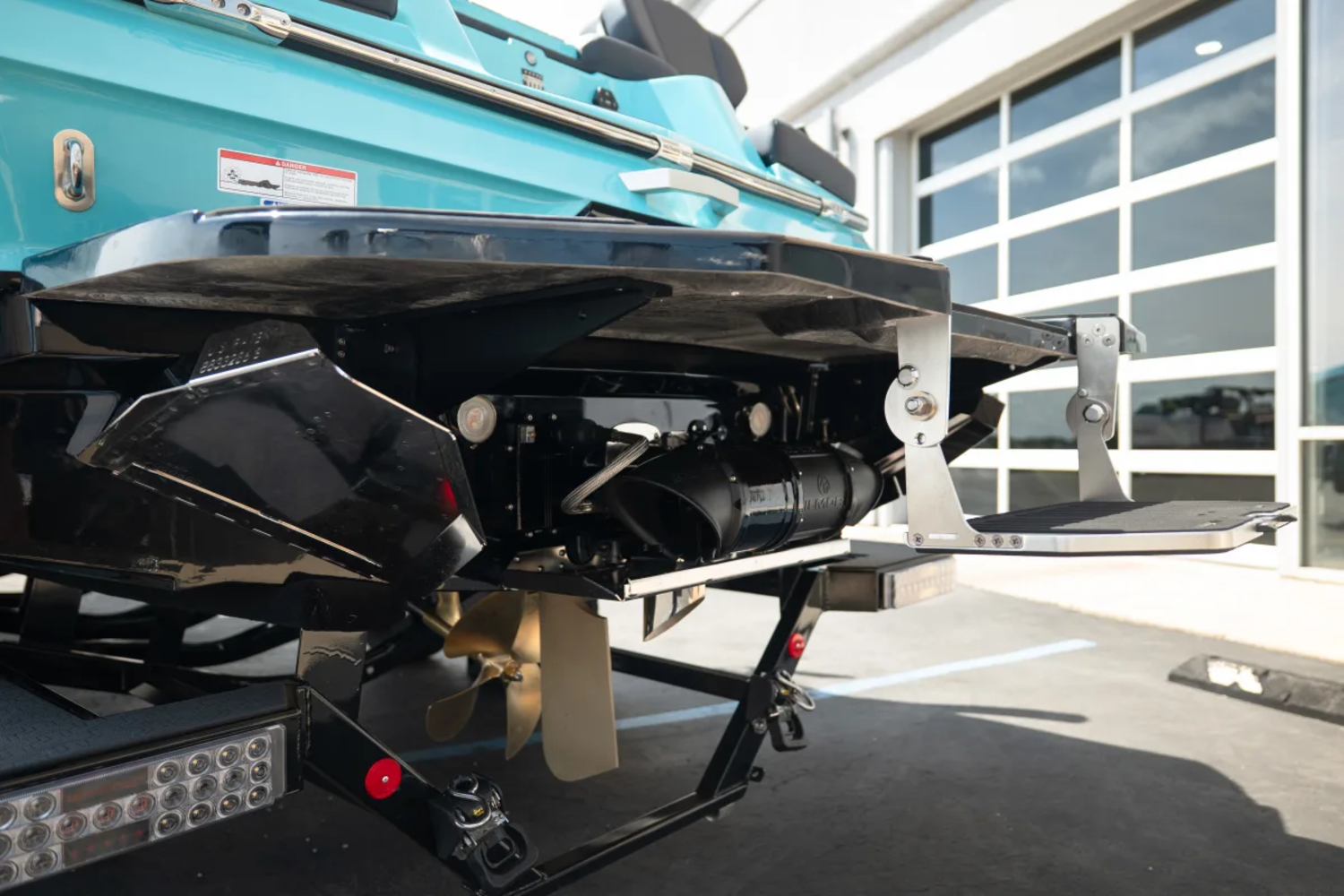 2026 MASTERCRAFT XT24 LAGUNA BLUE & MIDNIGHT BLACK 