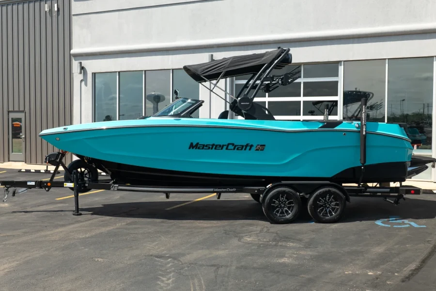 2026-mastercraft-xt24-139418-image4.webp