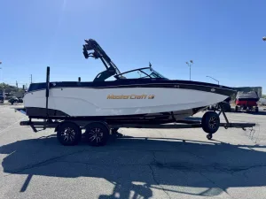 2026-mastercraft-xt22-139454-image5