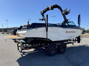 2026-mastercraft-xt22-139454-image6