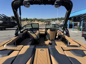 2026-mastercraft-xt22-139454-image9
