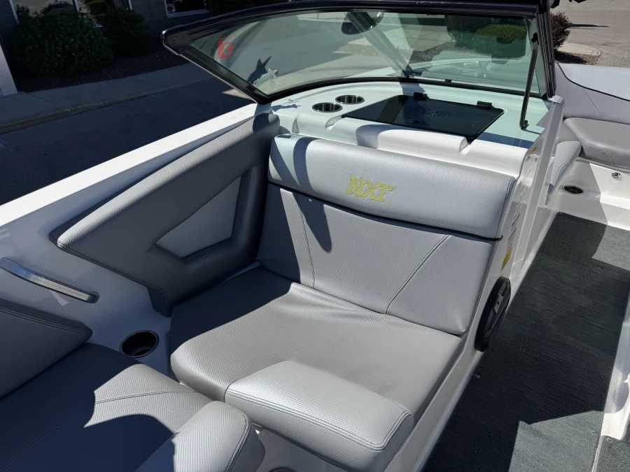 2018-mastercraft-nxt22-139458-image8
