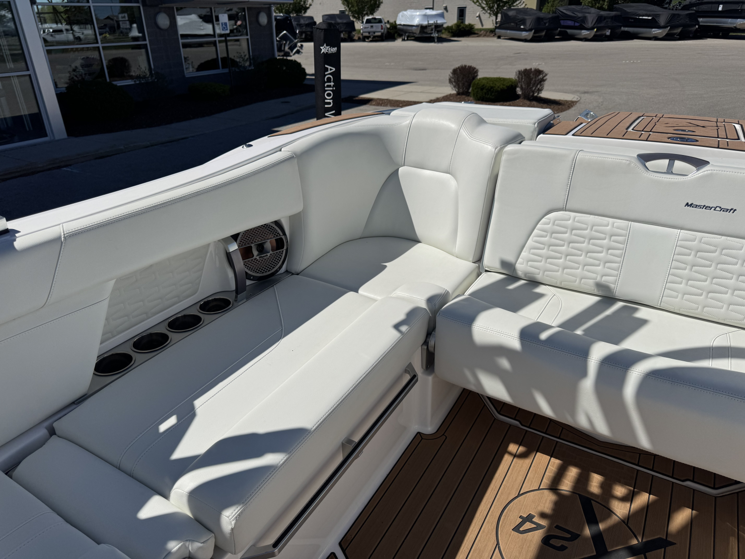 2021 MasterCraft X24