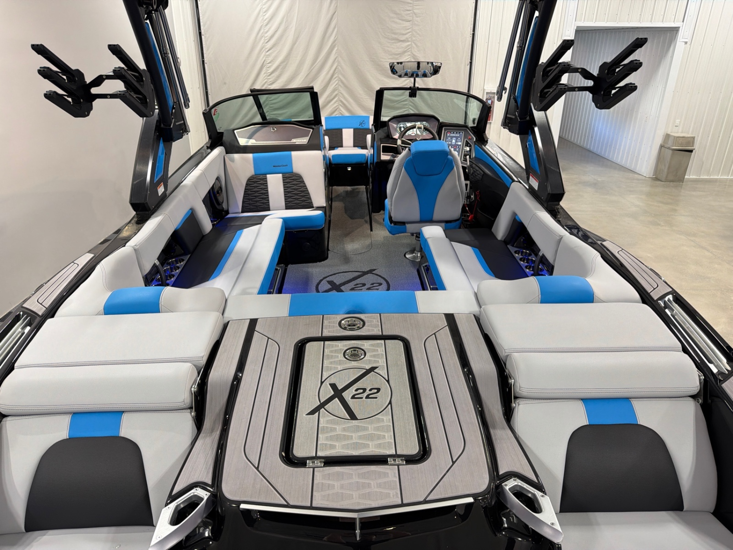 2023 MasterCraft X22