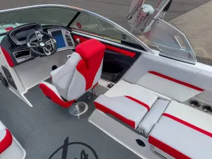 2020-mastercraft-x24-139464-image20
