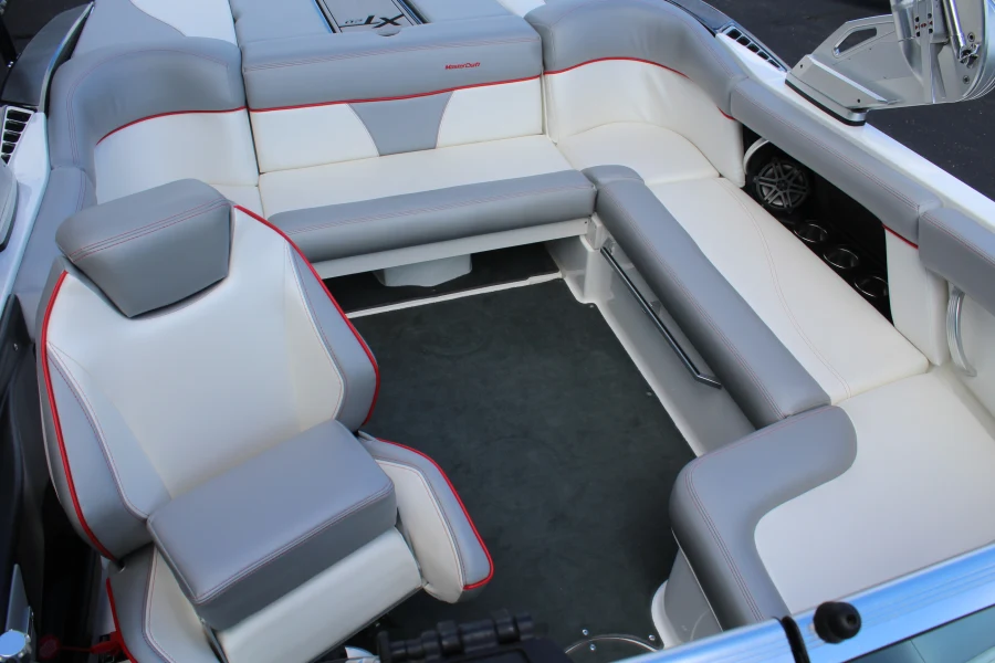 2017-mastercraft-xt20-139465-image14