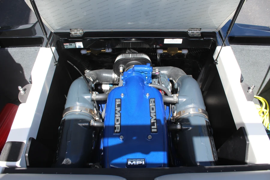 2017-mastercraft-xt20-139465-image16